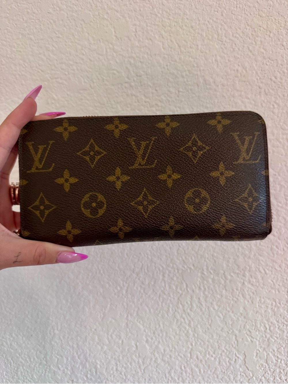 EXCELLENT Louis Vuitton Monogram Zip-Around Wallet - Brown & Gold